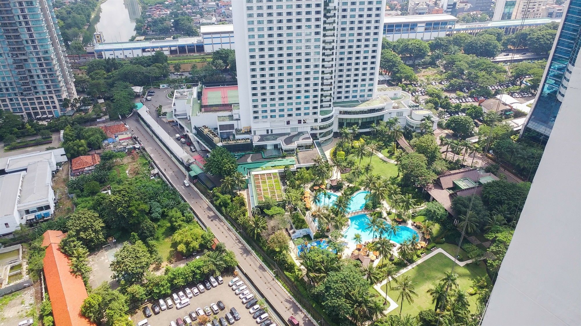 2 Bedrooms Sudirman Park By Travelio Appartement